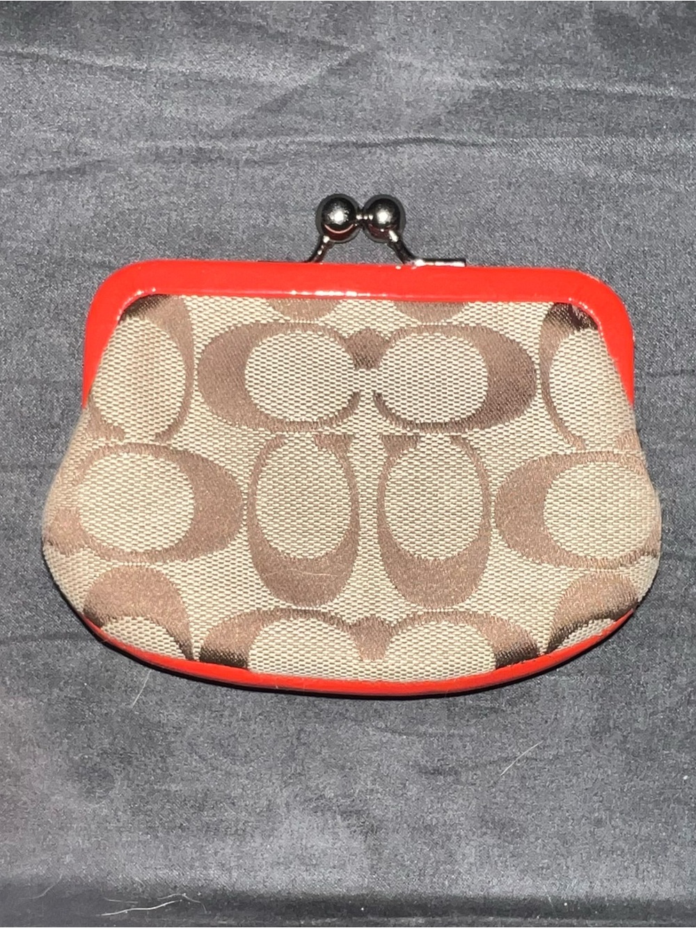 VINTAGE COACH Kisslock Coin Pouch Wallet Tan
Jacquard w Red Leather w Silver